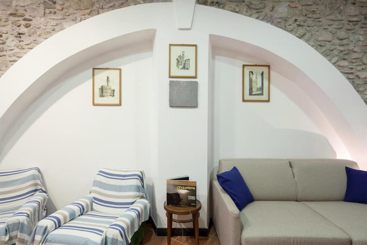 La Cantina Di Lorenza 베르나차 외부 사진